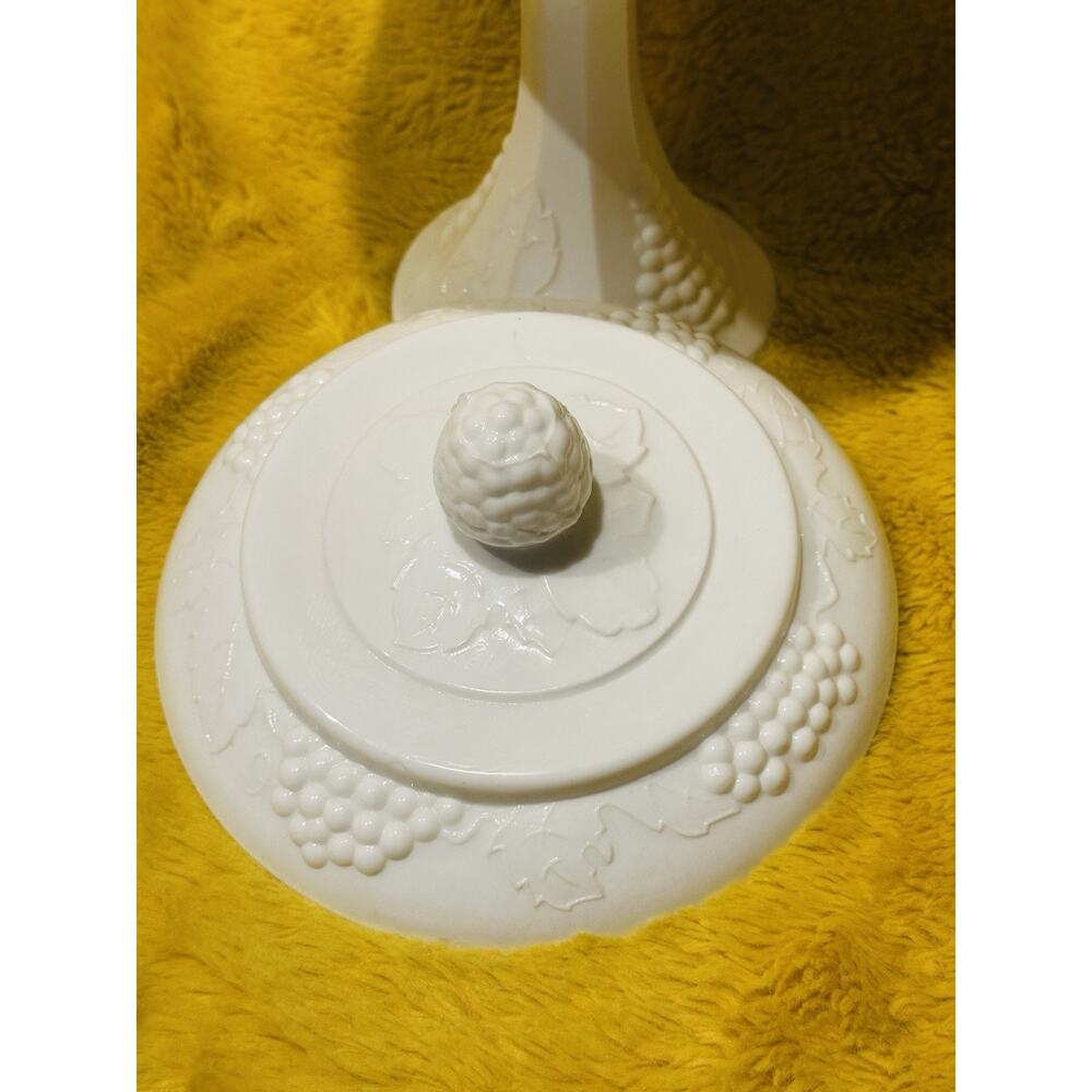 Vtg Indiana Milk Glass Colony Harvest Grapes Compote Footed Pedestal Bowl w Lid - Picture 2 of 7